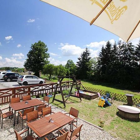 Penzion A Restaurace Hostinec Na Letne チェスキー クルムロフ エクステリア 写真